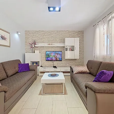 Vinka By Interhome